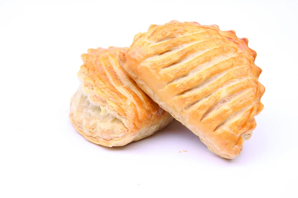 D-shaped bakery product