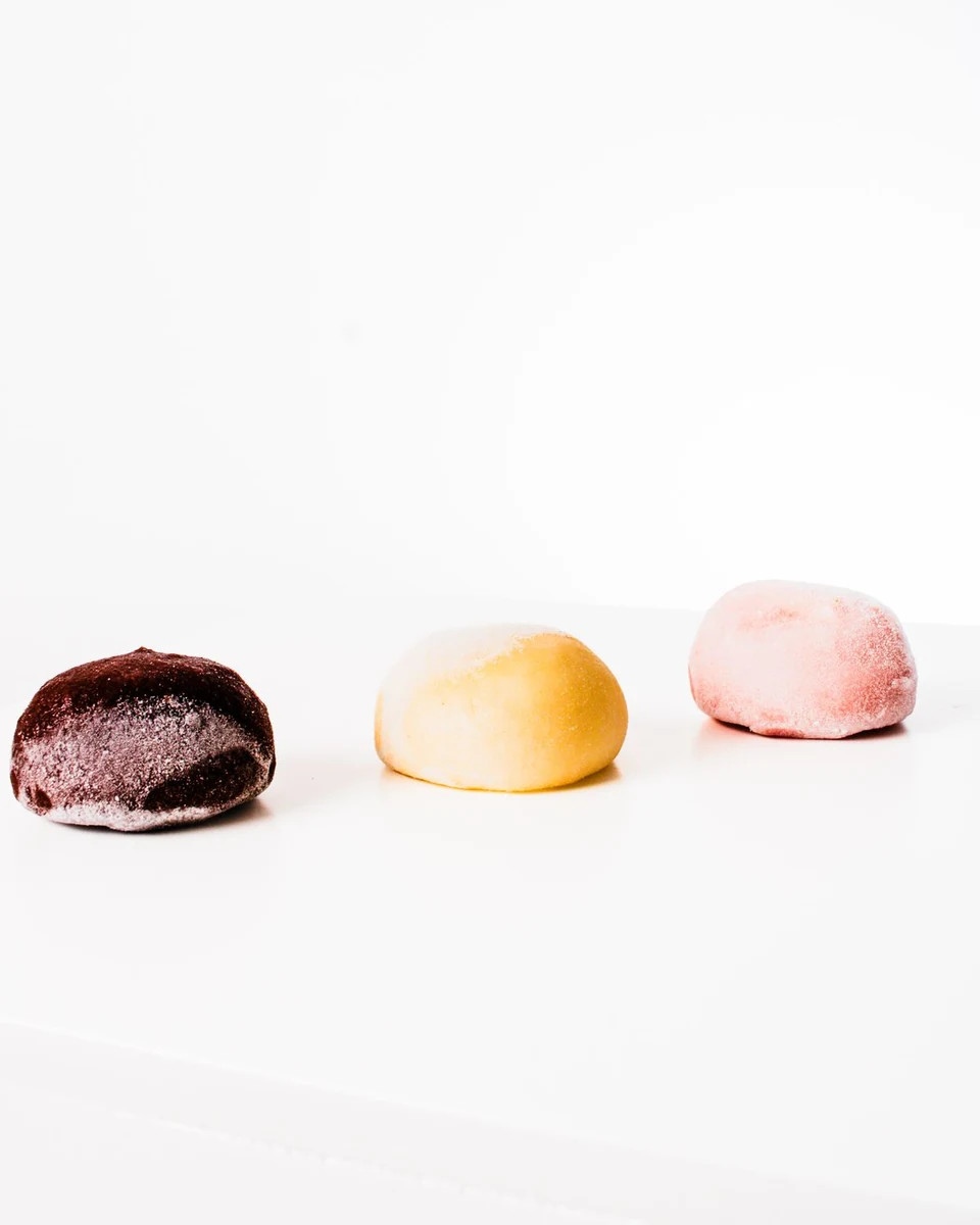 Renkli dondurmalı mochi